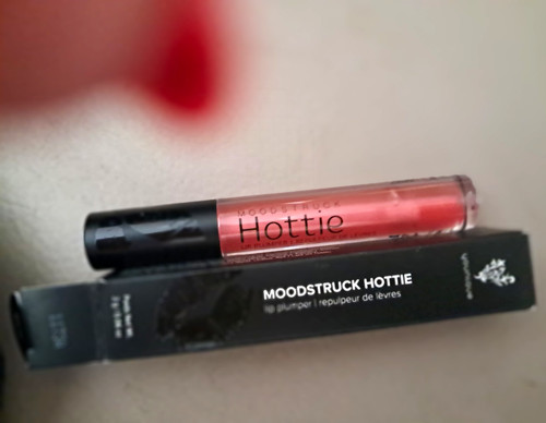 Younique moodstruck hottie lip - younique,